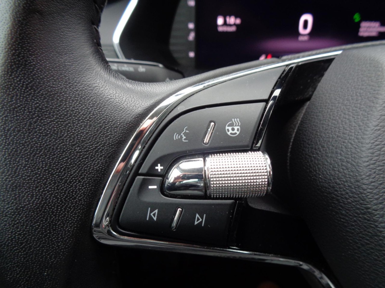 Octavia Combi 2.0 TDI Ambition (AHK, Navi, LED, PDC)