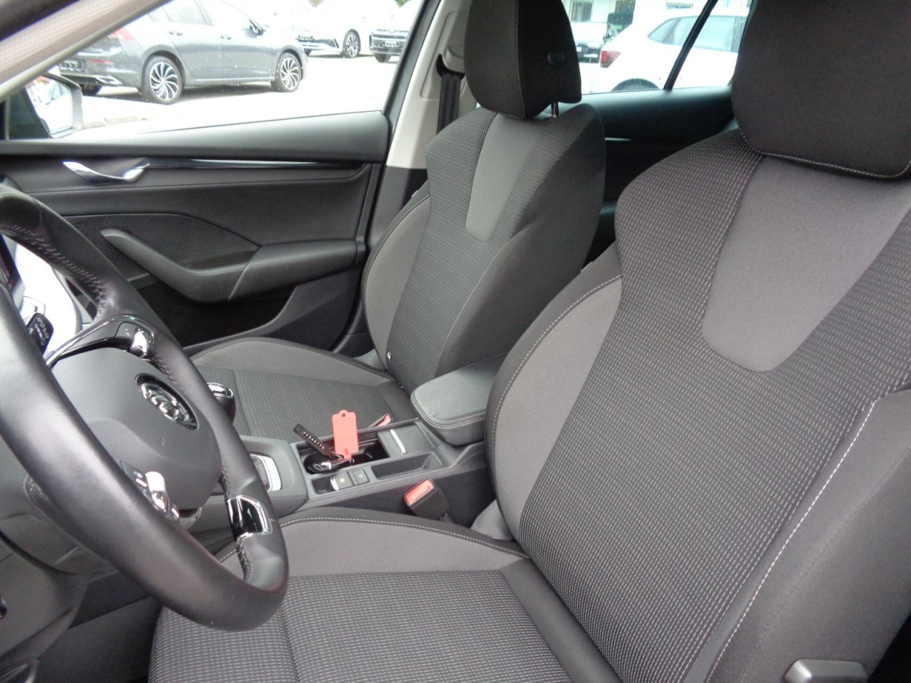 Octavia Combi 2.0 TDI Ambition (AHK, Navi, LED, PDC)