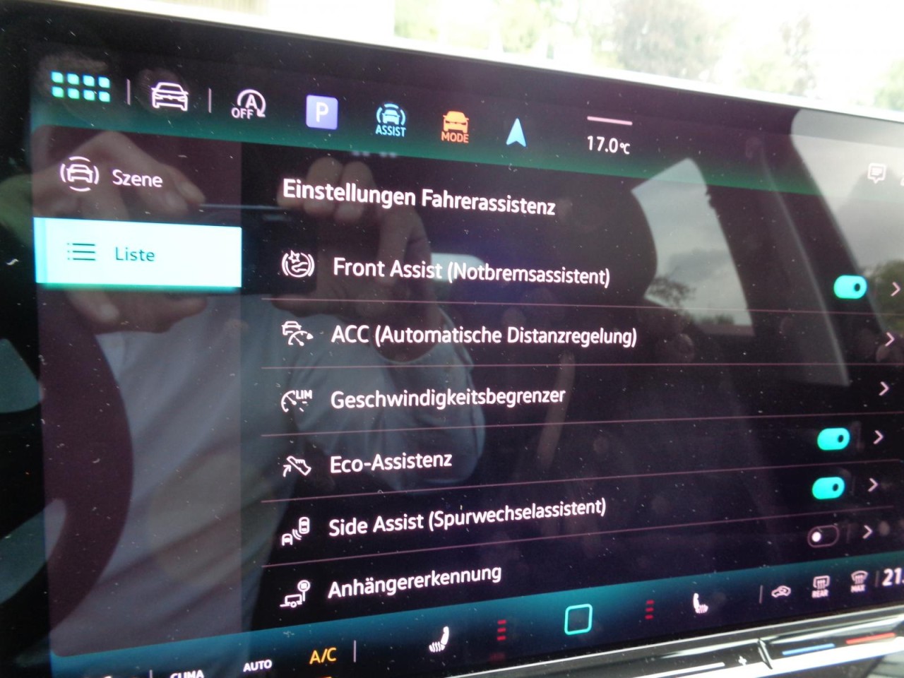 Tiguan 2,0 TDI DSG Life (Navi+LED+AHK+RearView)