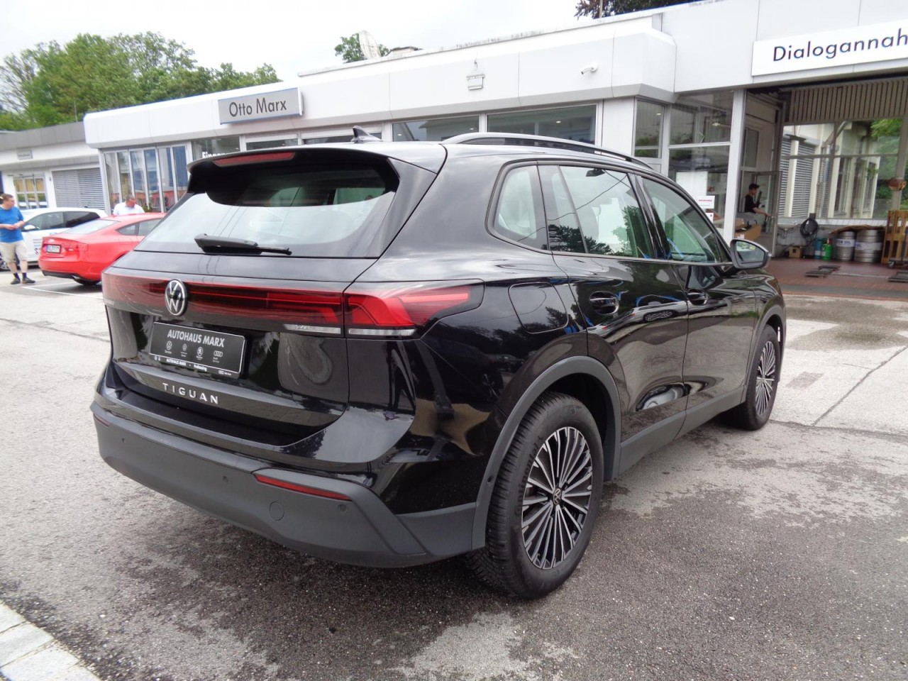 Tiguan 2,0 TDI DSG Life (Navi+LED+AHK+RearView)