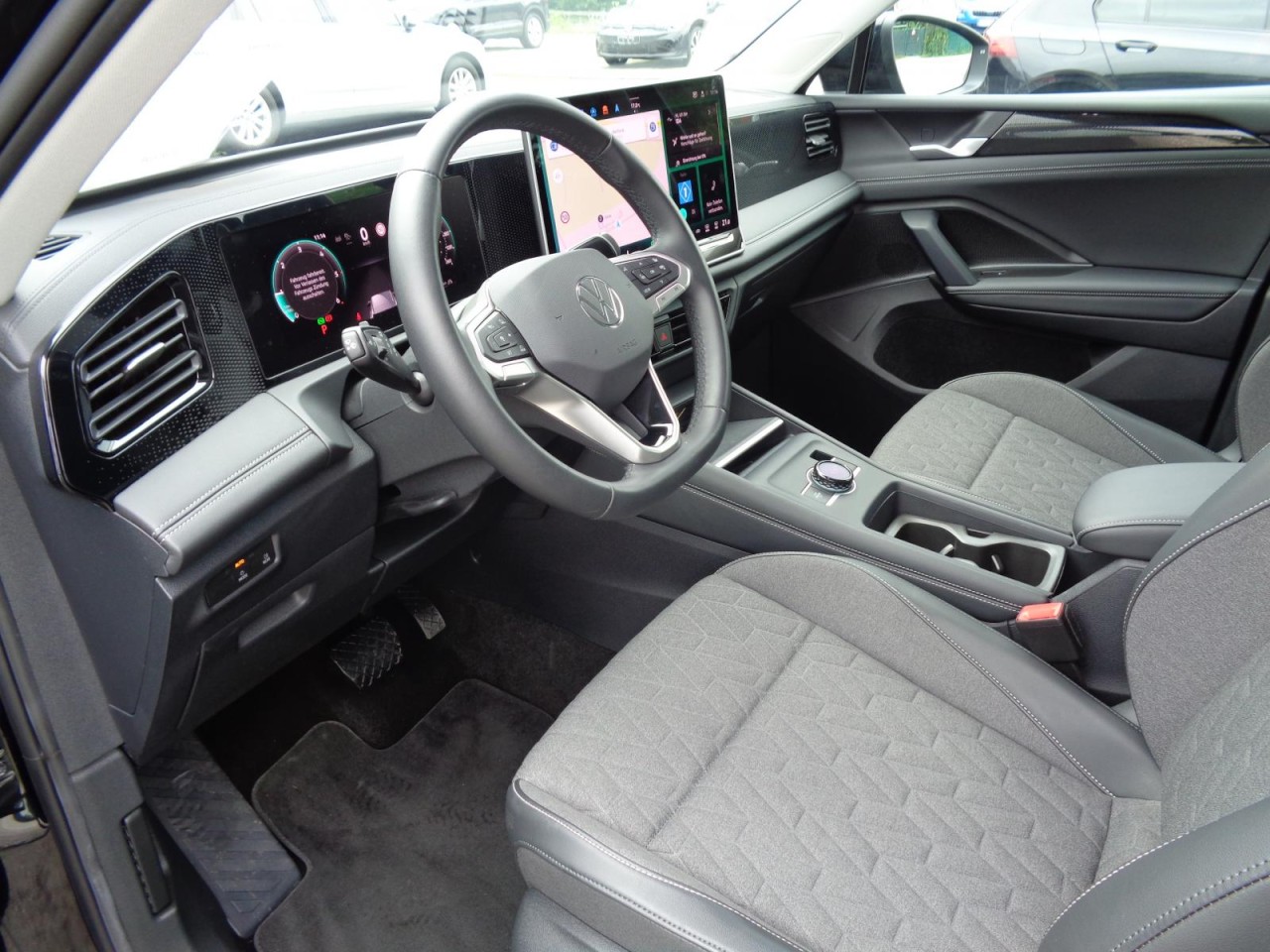 Tiguan 2,0 TDI DSG Life (Navi+LED+AHK+RearView)