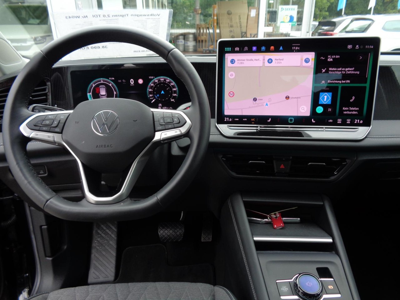 Tiguan 2,0 TDI DSG Life (Navi+LED+AHK+RearView)