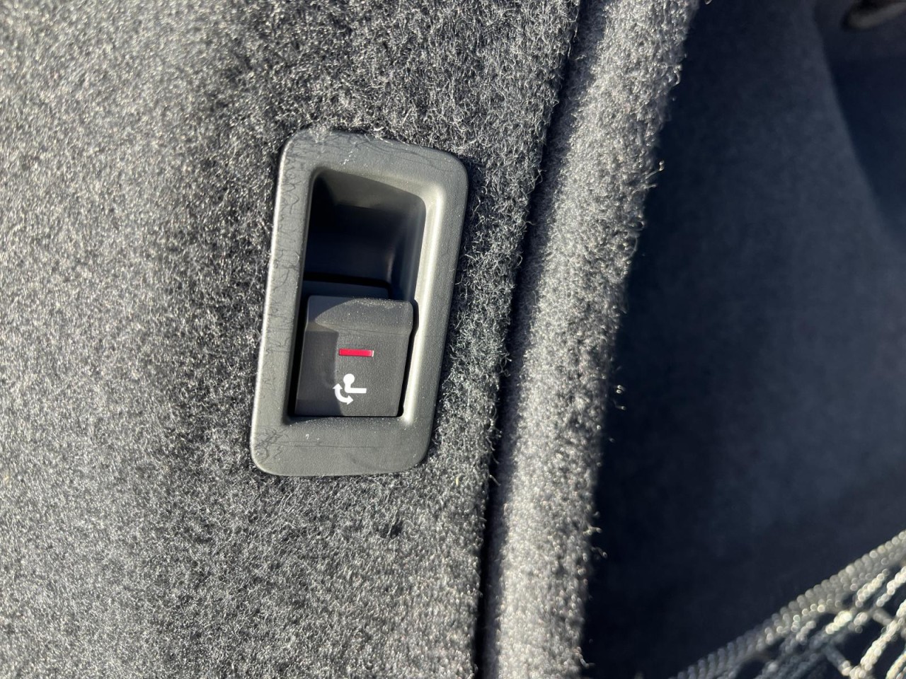 A4 Avant 40 2.0 TDI quattro S -Tronic (Navi+MatrixLED+R-Kamera+AHK)