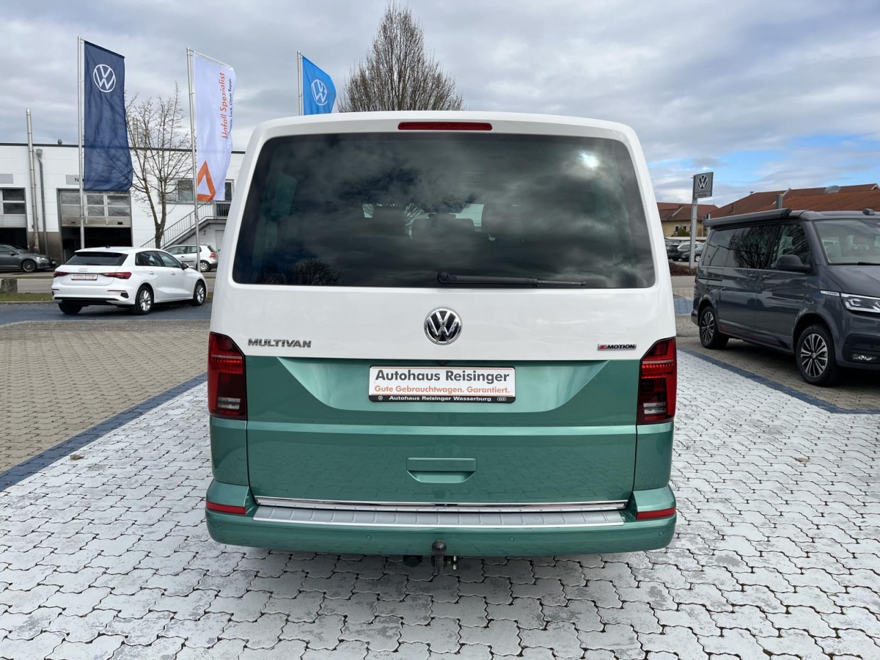 Multivan T6.1 2.0 TDI 4 Motion (LED+NAVI+AHK+R-Kamera+,ACC+APP)