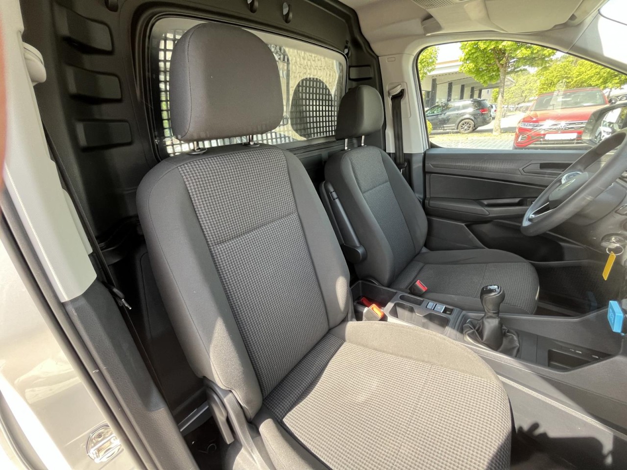 Caddy Cargo 2.0 TDI (PDC+Klima+Navi+RearView)