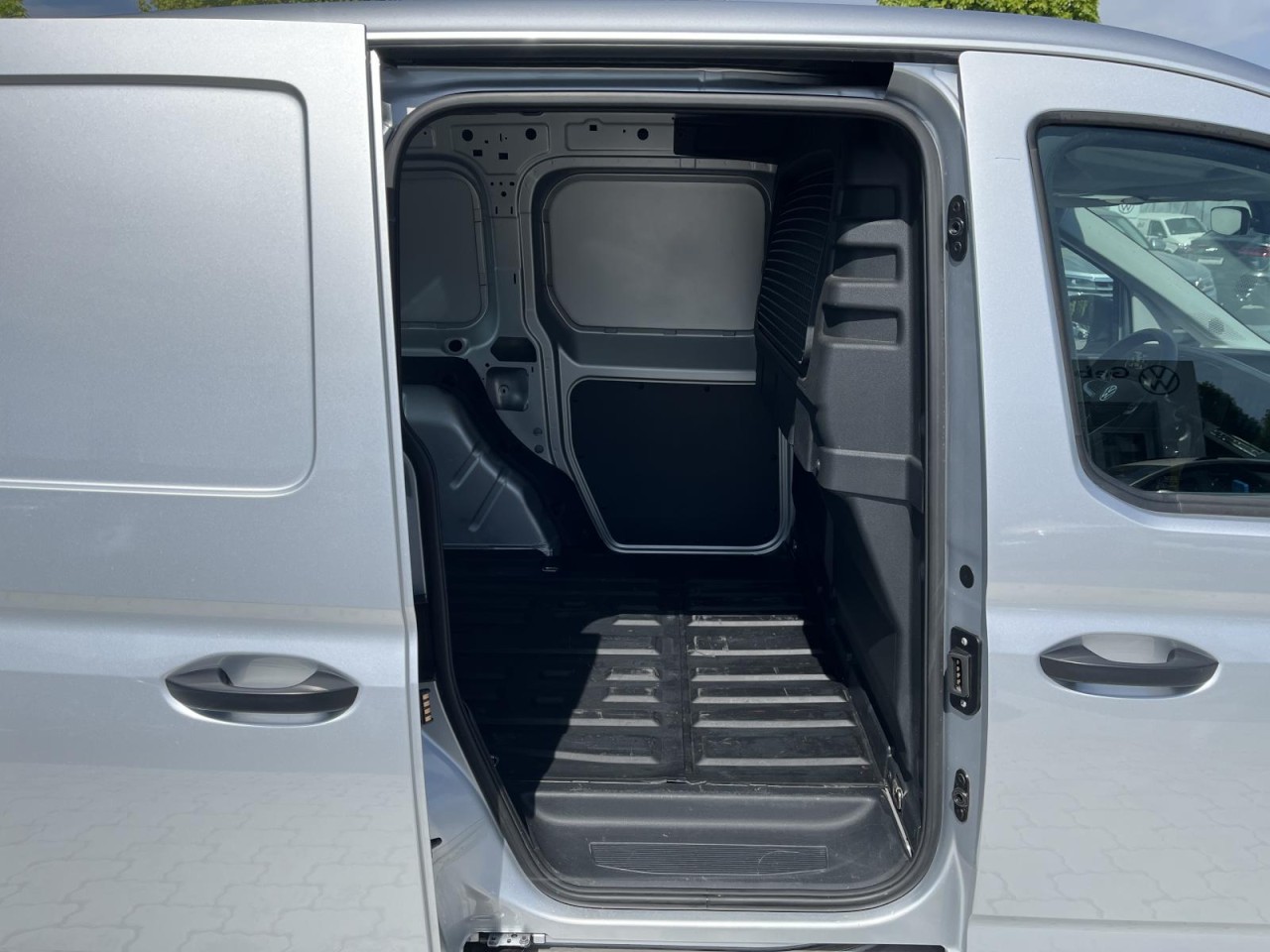 Caddy Cargo 2.0 TDI (PDC+Klima+Navi+RearView)