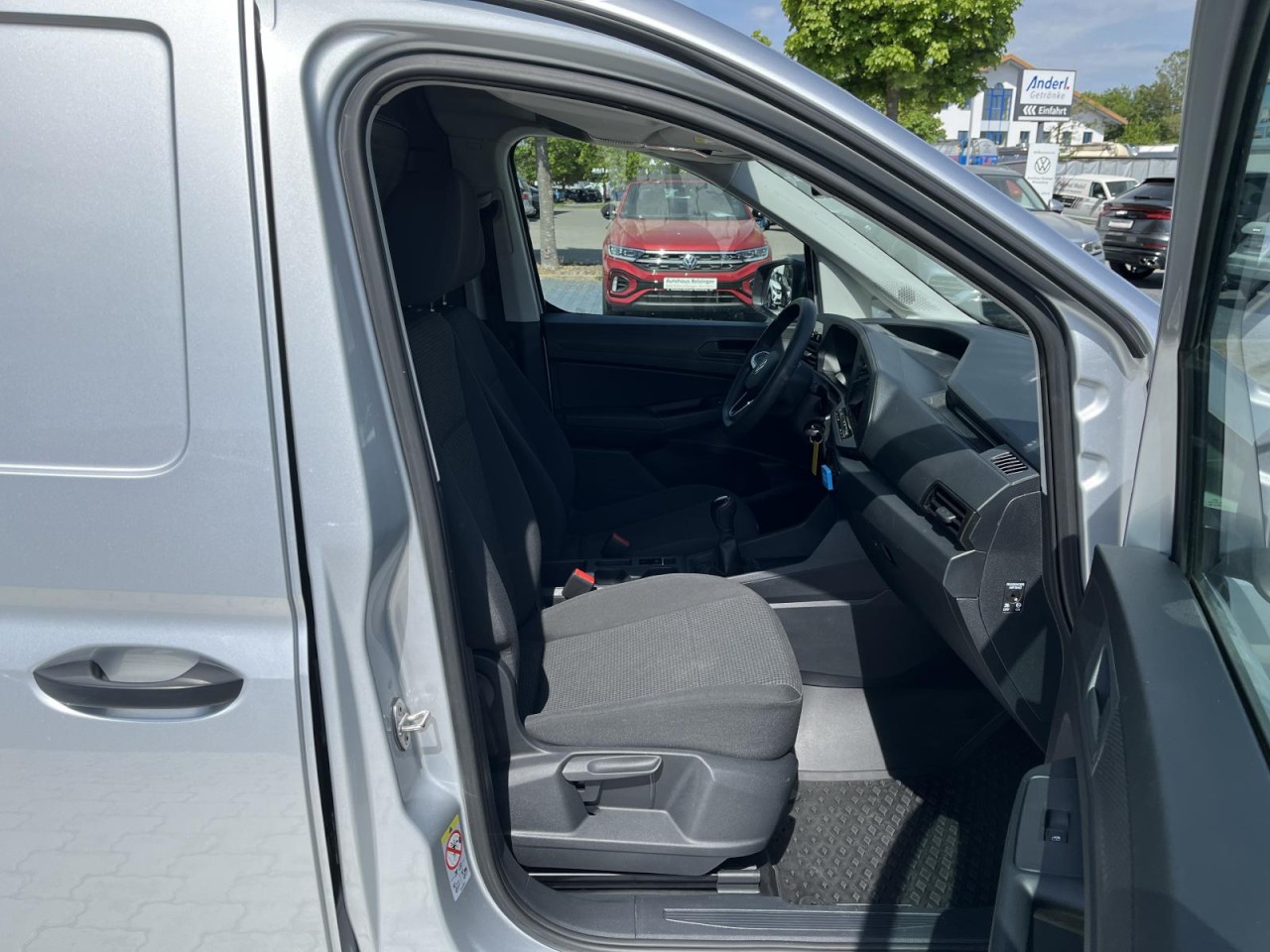 Caddy Cargo 2.0 TDI (PDC+Klima+Navi+RearView)
