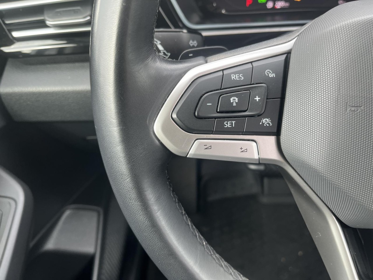 Caddy Life 2,0 TDI DSG(LED,Navi,AHK) Klima Navi