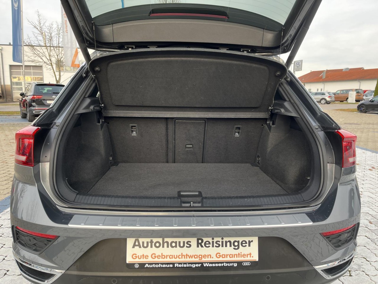 T-Roc 2,0 TSI DSG Sport 4MOTION (AHK+BEATS+Schiebedach)