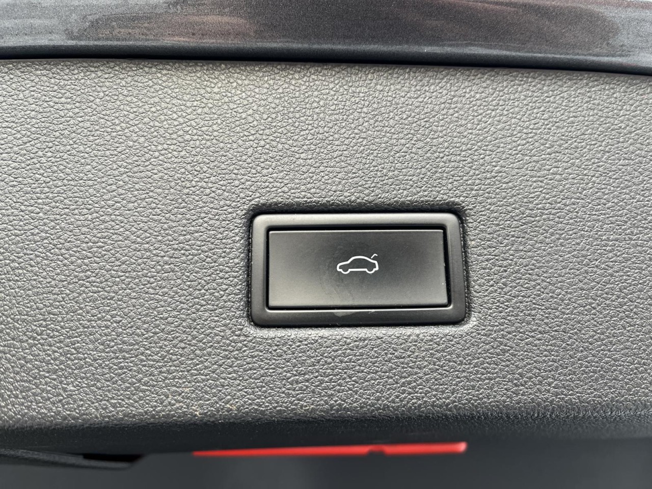 T-Roc 2,0 TSI DSG Sport 4MOTION (AHK+BEATS+Schiebedach)