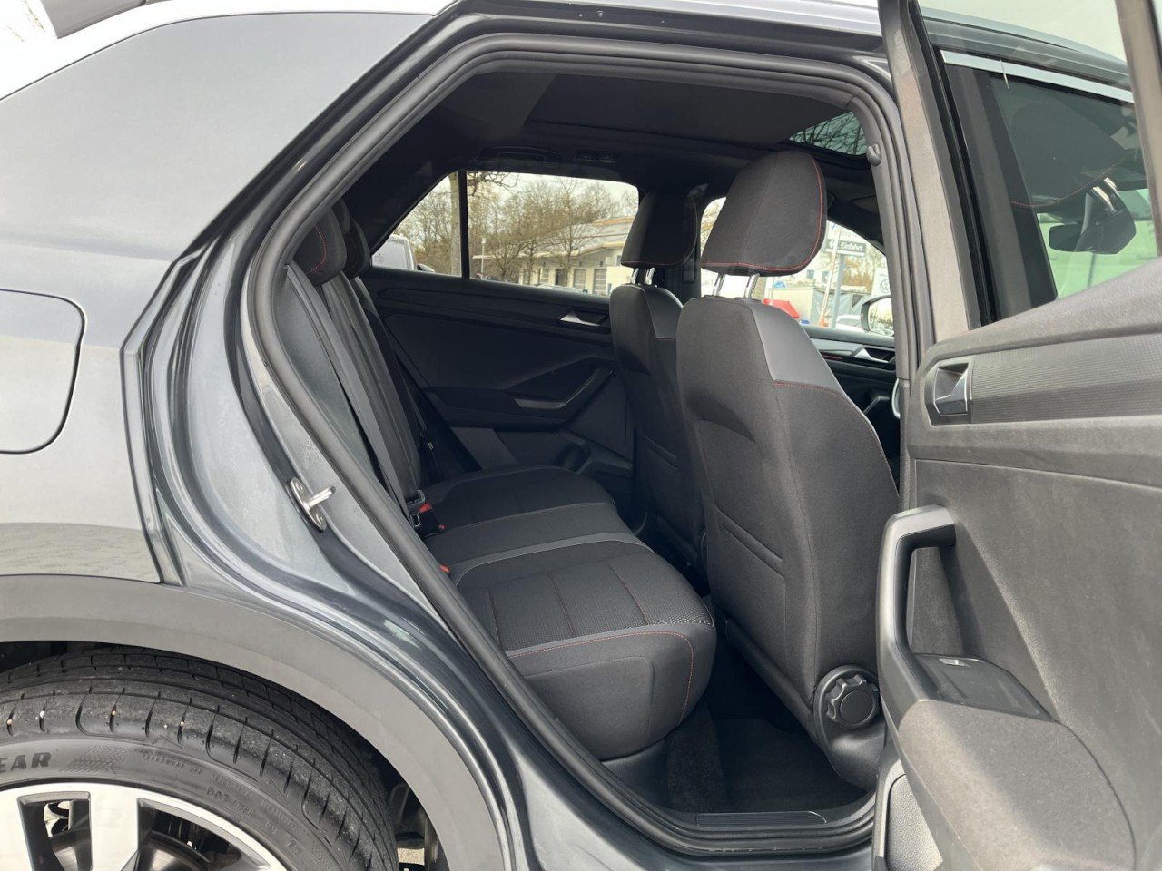 T-Roc 2,0 TSI DSG Sport 4MOTION (AHK+BEATS+Schiebedach)