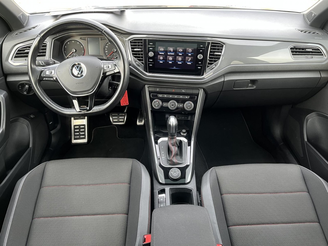 T-Roc 2,0 TSI DSG Sport 4MOTION (AHK+BEATS+Schiebedach)