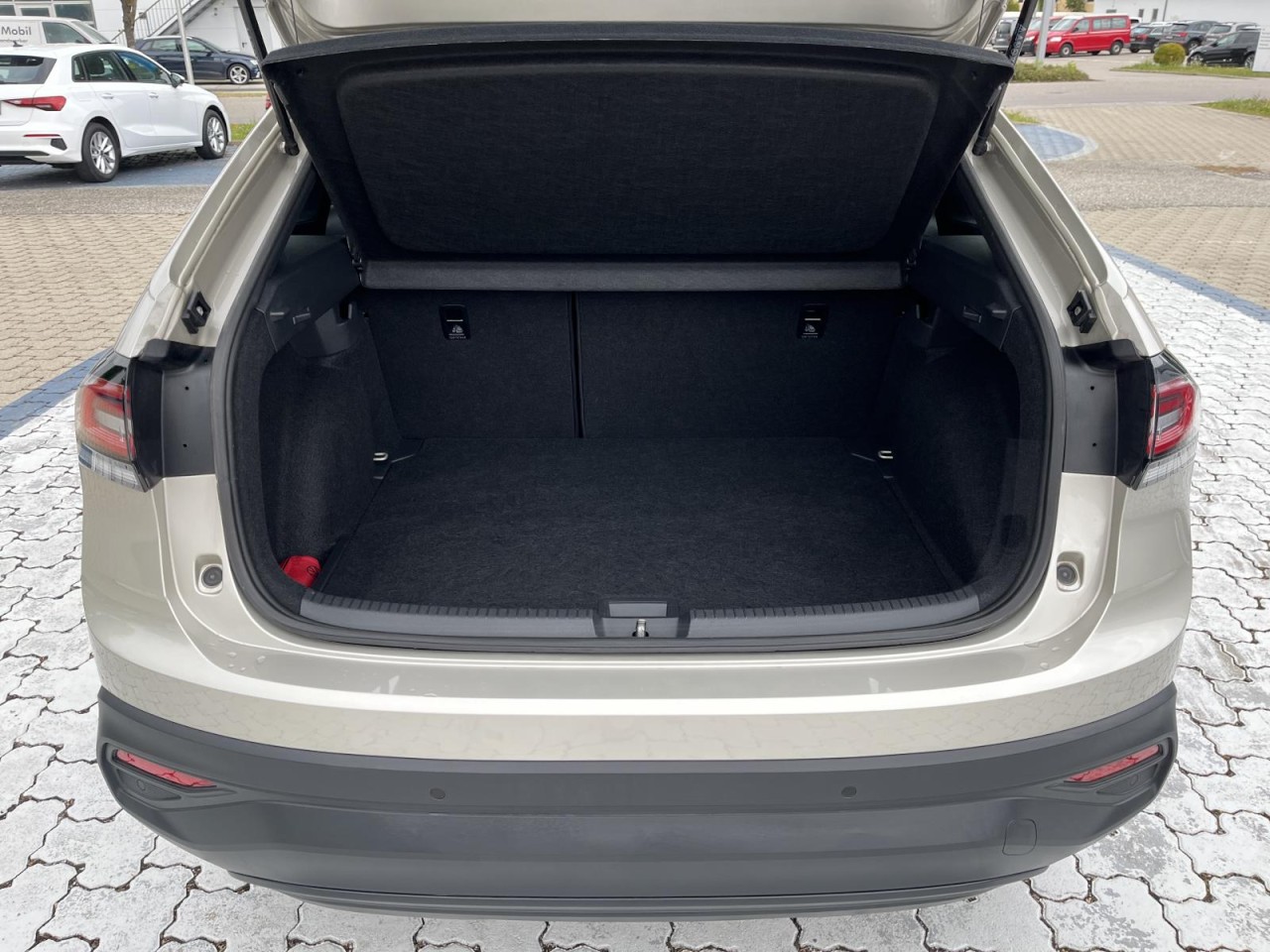 Taigo 1.0 TSI Move DSG (IQLight+NAVI+APP+AHK+ACC+RearView)