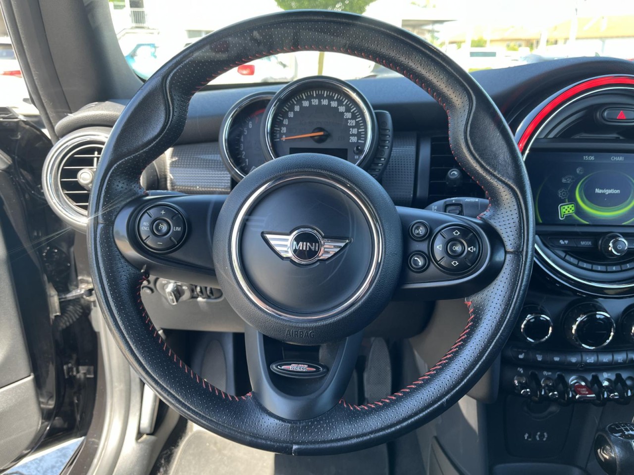 Cooper Cabrio Pepper 1,5 (CarbonBlack+Navi+Sitzh.+PDC+ACC)