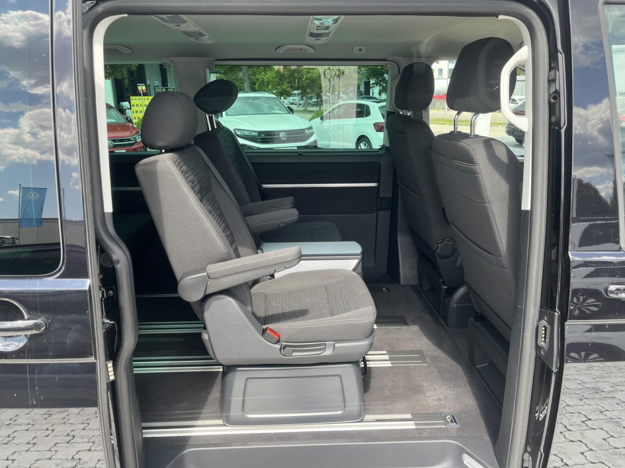 Multivan T6.1 Comfortline 2,0 TDI DSG 4Motion (LED+Navi+Standhzg)