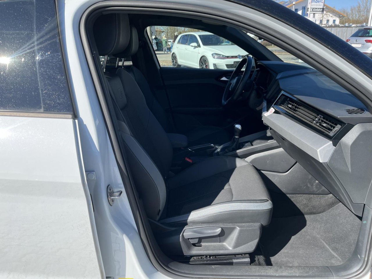 A1 Sportback 1,0 TFSI S-Line Advanced (LED,Sounds.)