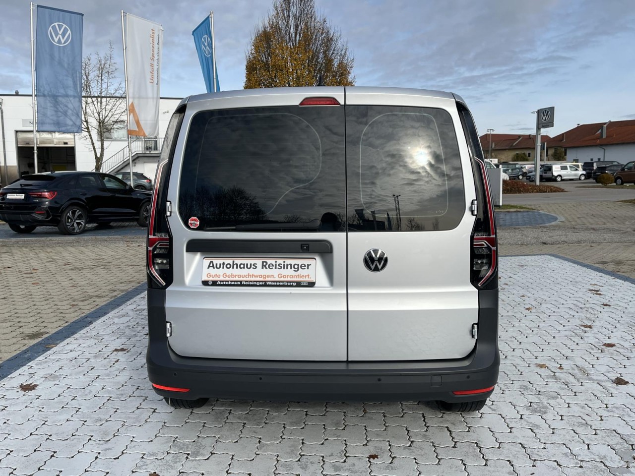 Caddy 2.0 TDI DSG (NAVI,LED,RearView,Standh.)