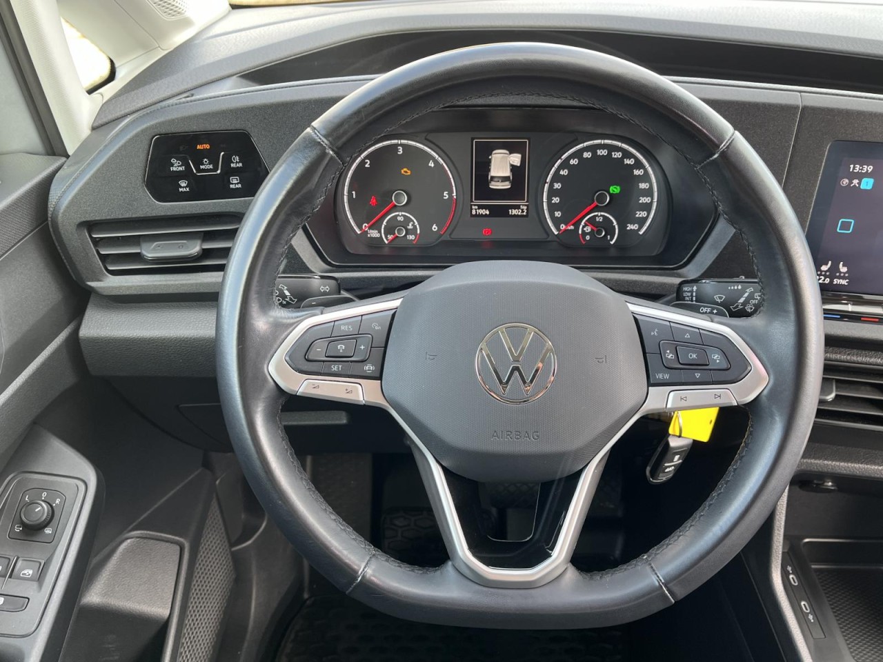 Caddy 2.0 TDI DSG (NAVI,LED,RearView,Standh.)