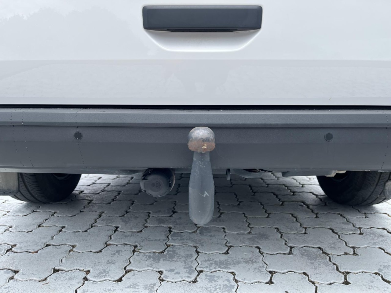 Transporter Kombi T6.1 2.0 TDI Kombi (Climatic+AHK+9-Sitze+Trittst)