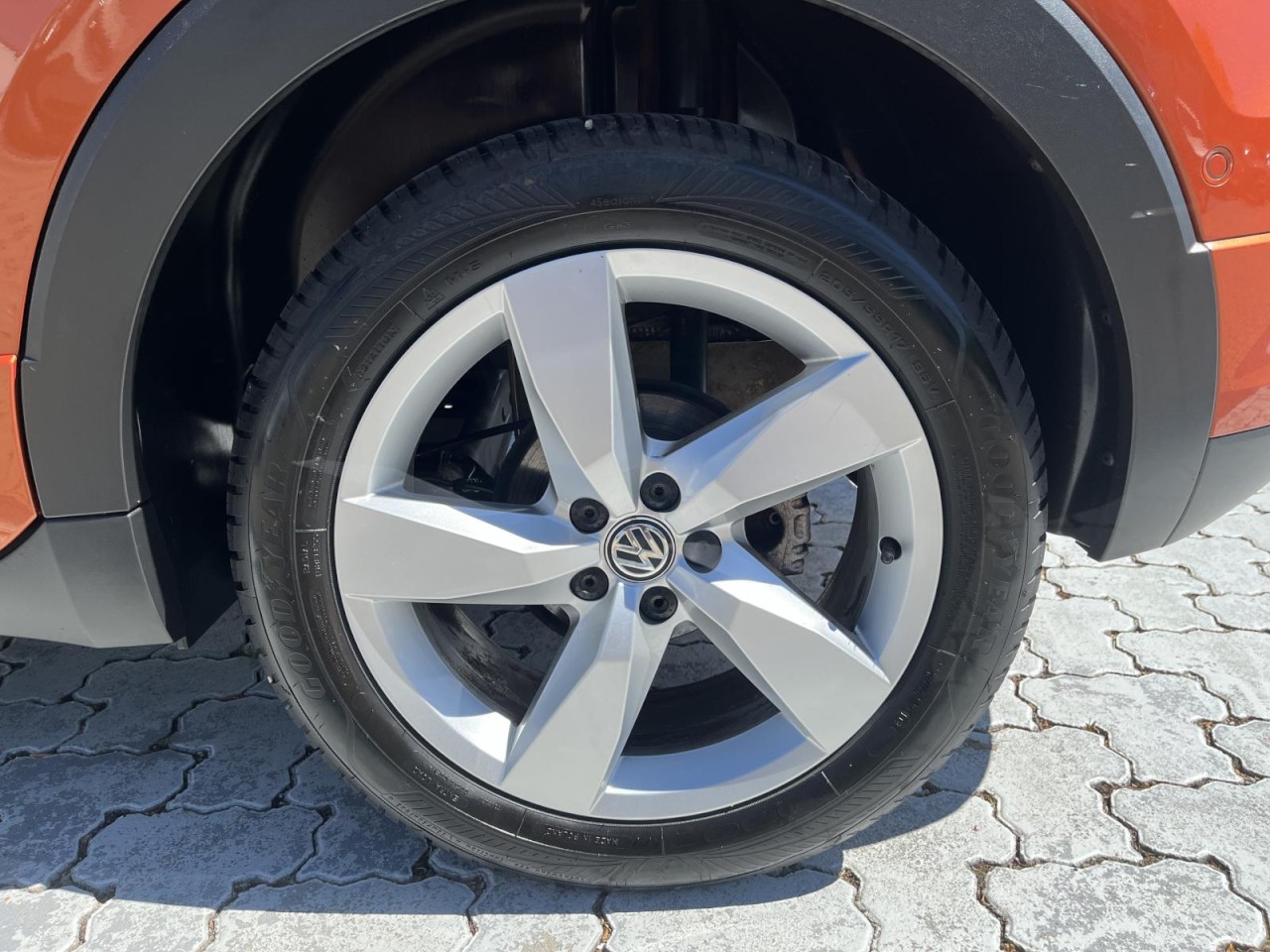 T-Cross 1,0 TSI DSG R-Line (RearView+ACC+LED+Navi)