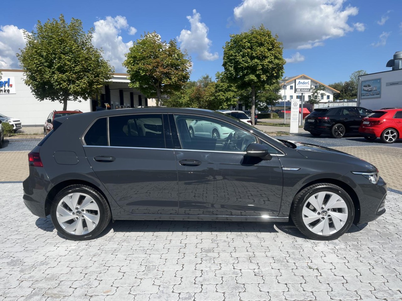 Golf VIII 1.5 TSI Style (LEDPlus+NAVI+APP+ACC+HeadUp+RearView+Sounds.)