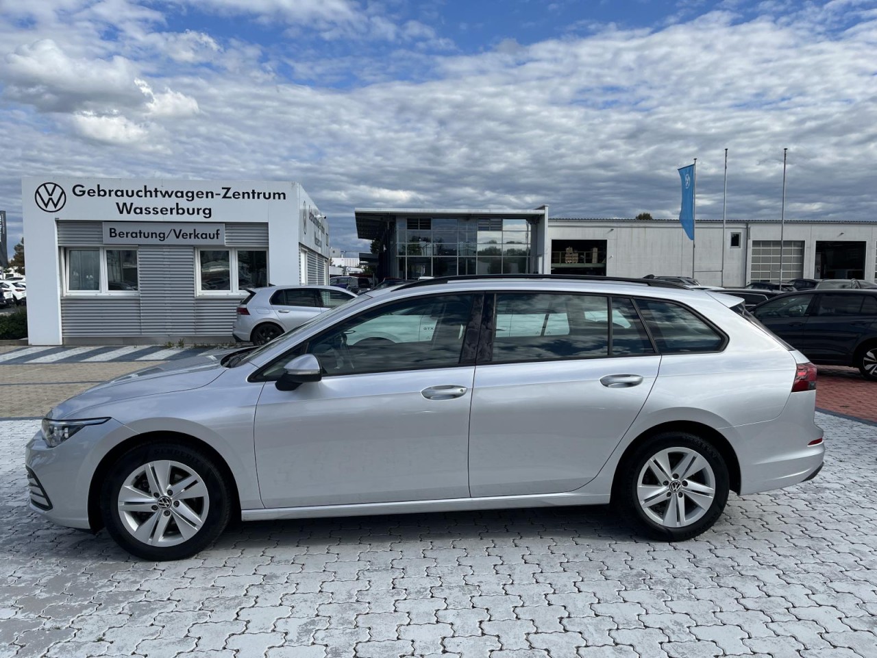 Golf VIII Variant 1.5 eTSI Life DSG (LEDPlus+NAVI+APP+ACC)