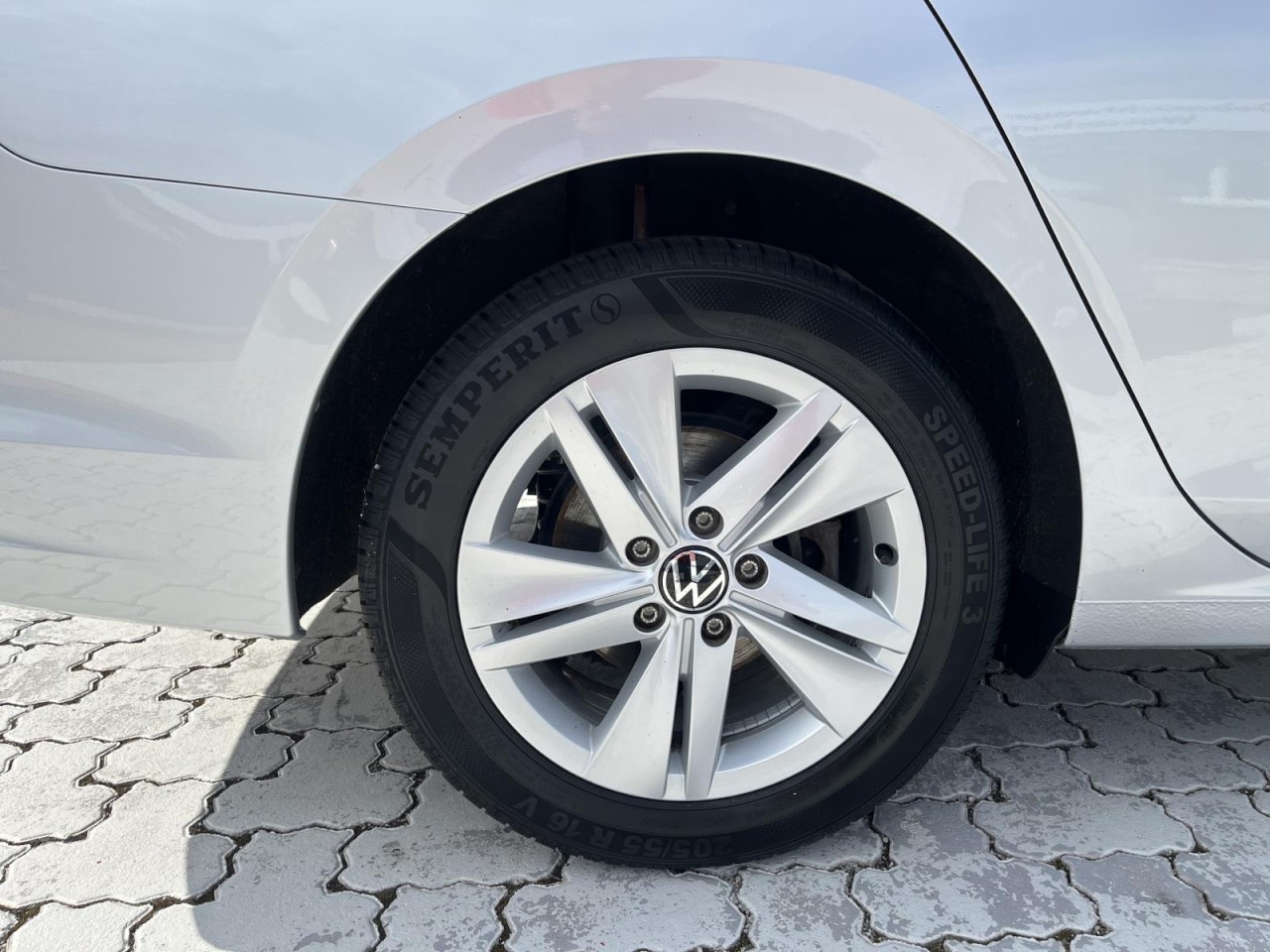 Golf VIII Variant 1.5 eTSI Life DSG (LEDPlus+NAVI+APP+ACC)