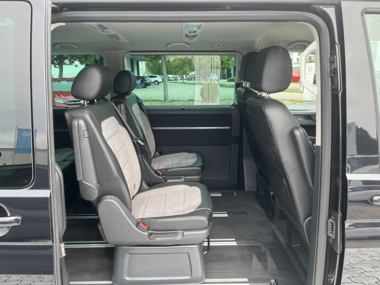 Multivan T6.1 Generation Six 2,0 TDI DSG 4 Motion (LED+RearView)