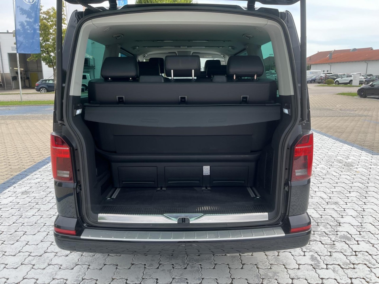 Multivan T6.1 Generation Six 2,0 TDI DSG 4 Motion (LED+RearView)