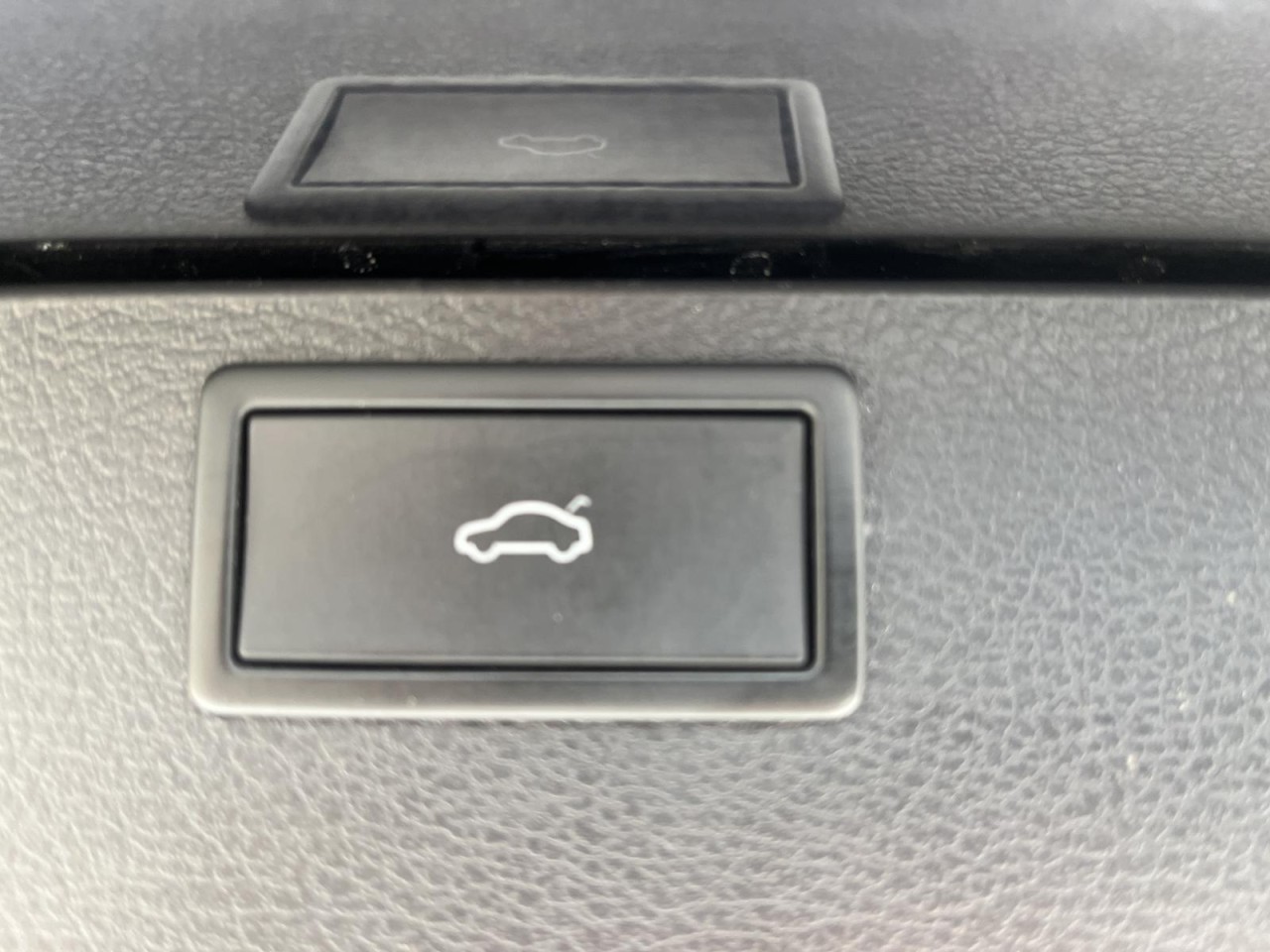 Multivan T6.1 Generation Six 2,0 TDI DSG 4 Motion (LED+RearView)