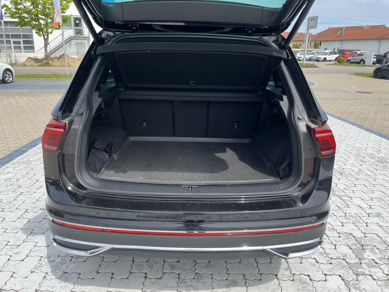 Tiguan 2,0 TDI DSG 4Motion Elegance (LED+AHK+Leder)
