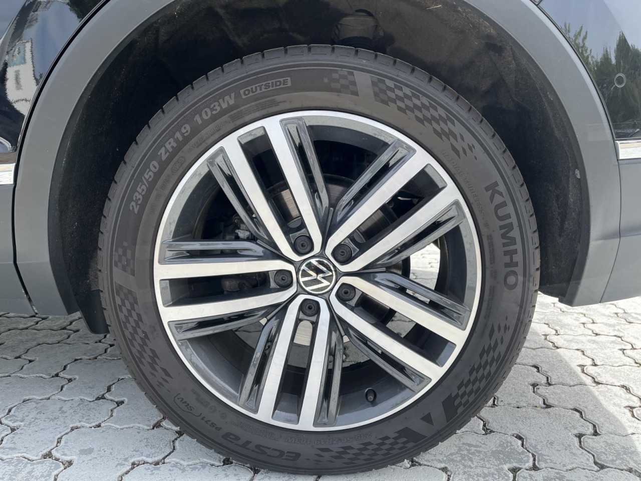 Tiguan 2,0 TDI DSG 4Motion Elegance (LED+AHK+Leder)
