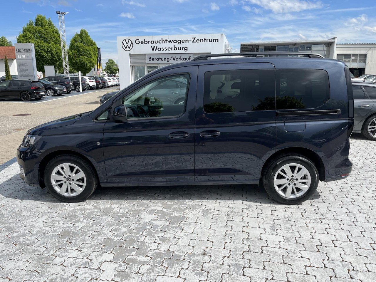 Caddy 2.0 TDI Life (NAVI+AHK+RearView+Panorama)