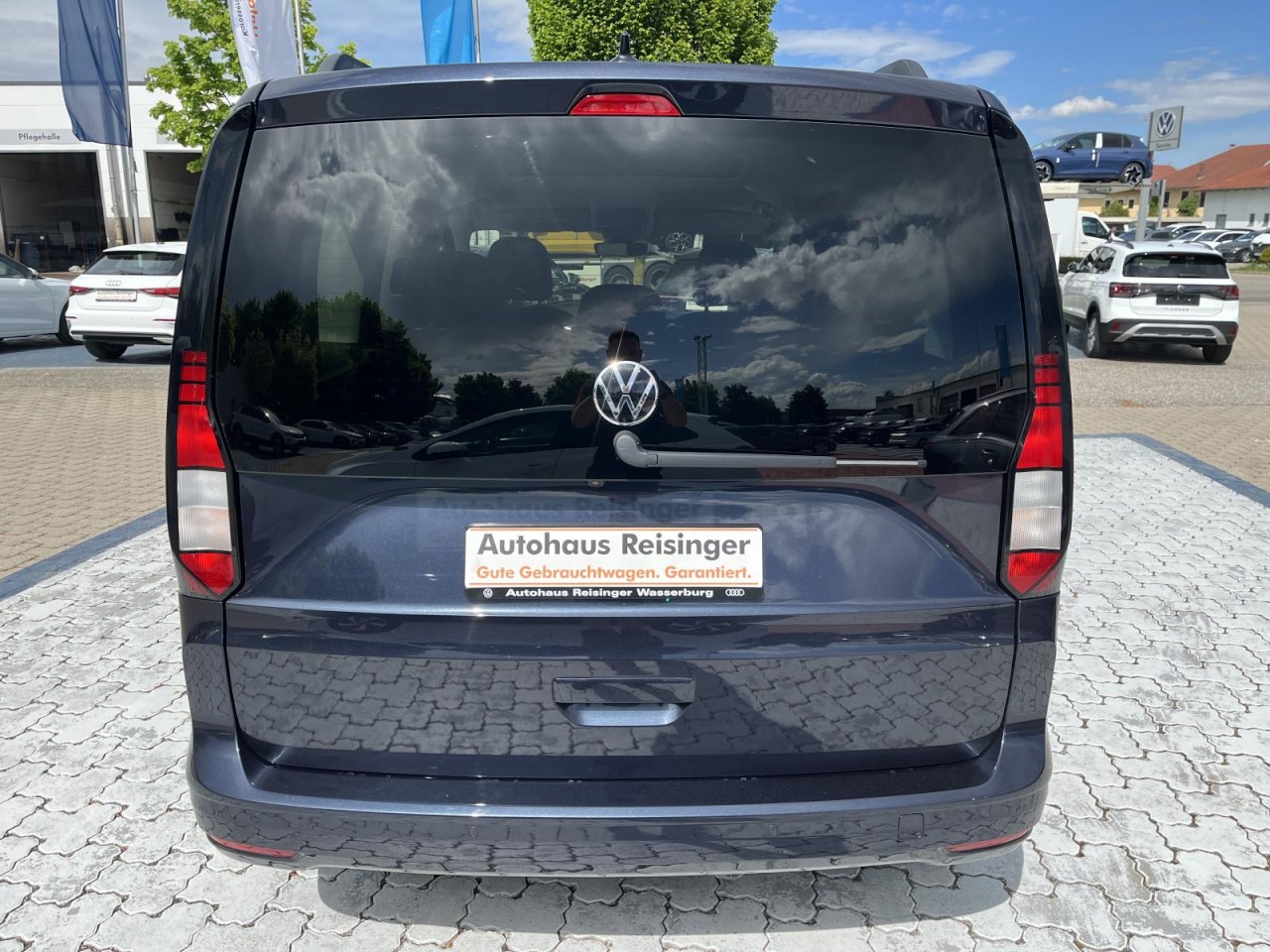 Caddy 2.0 TDI Life (NAVI+AHK+RearView+Panorama)