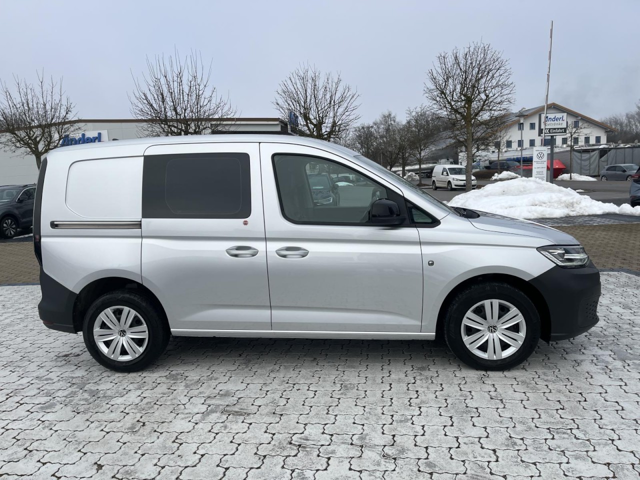 Caddy 2.0 TDI Cargo DSG (NAVI+APP+LED+RearView+Standh.)