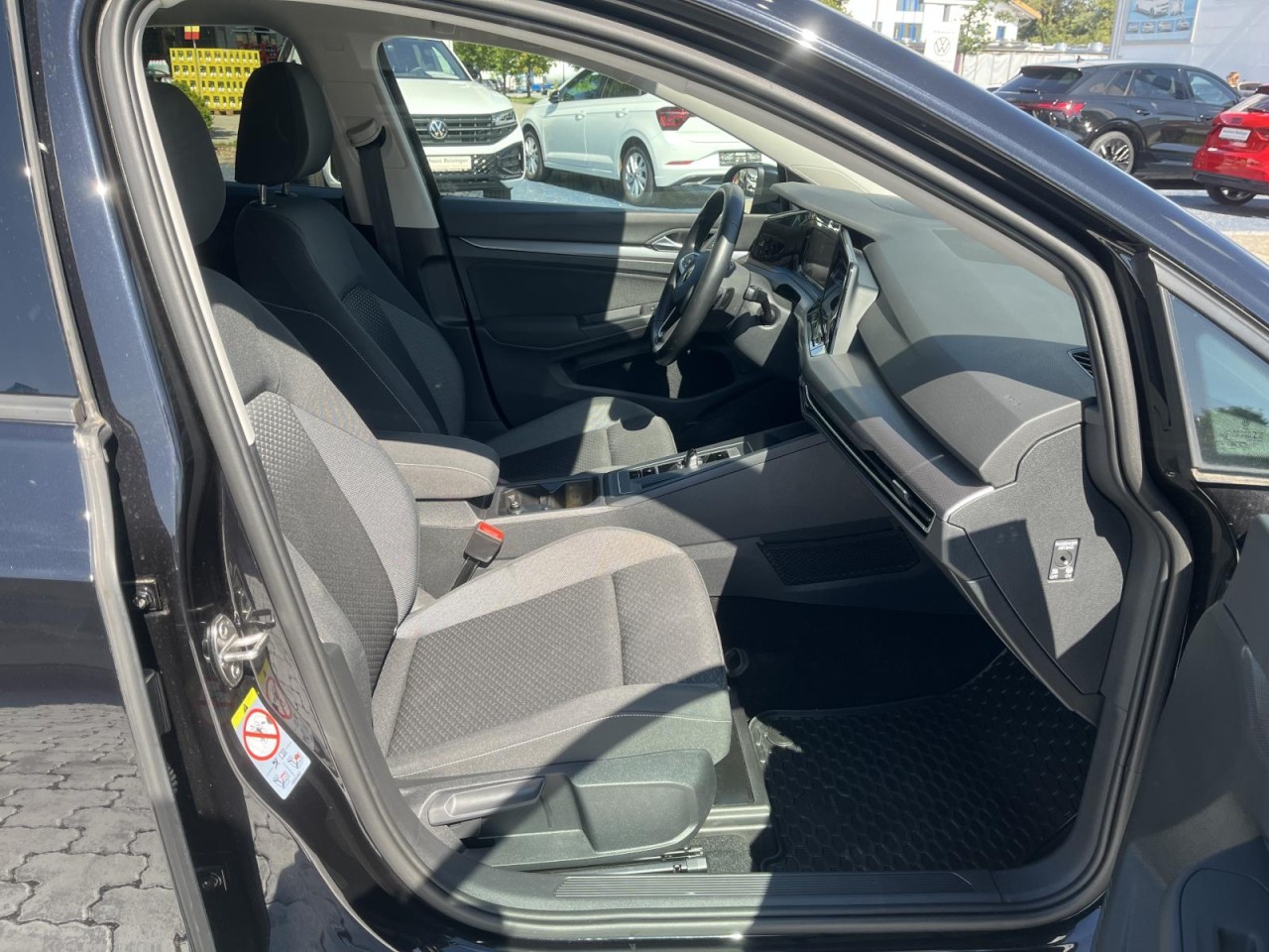 Golf VIII 1.5 eTSI Life DSG (MatrixLED+NAVI+APP+HeadUp+ACC)