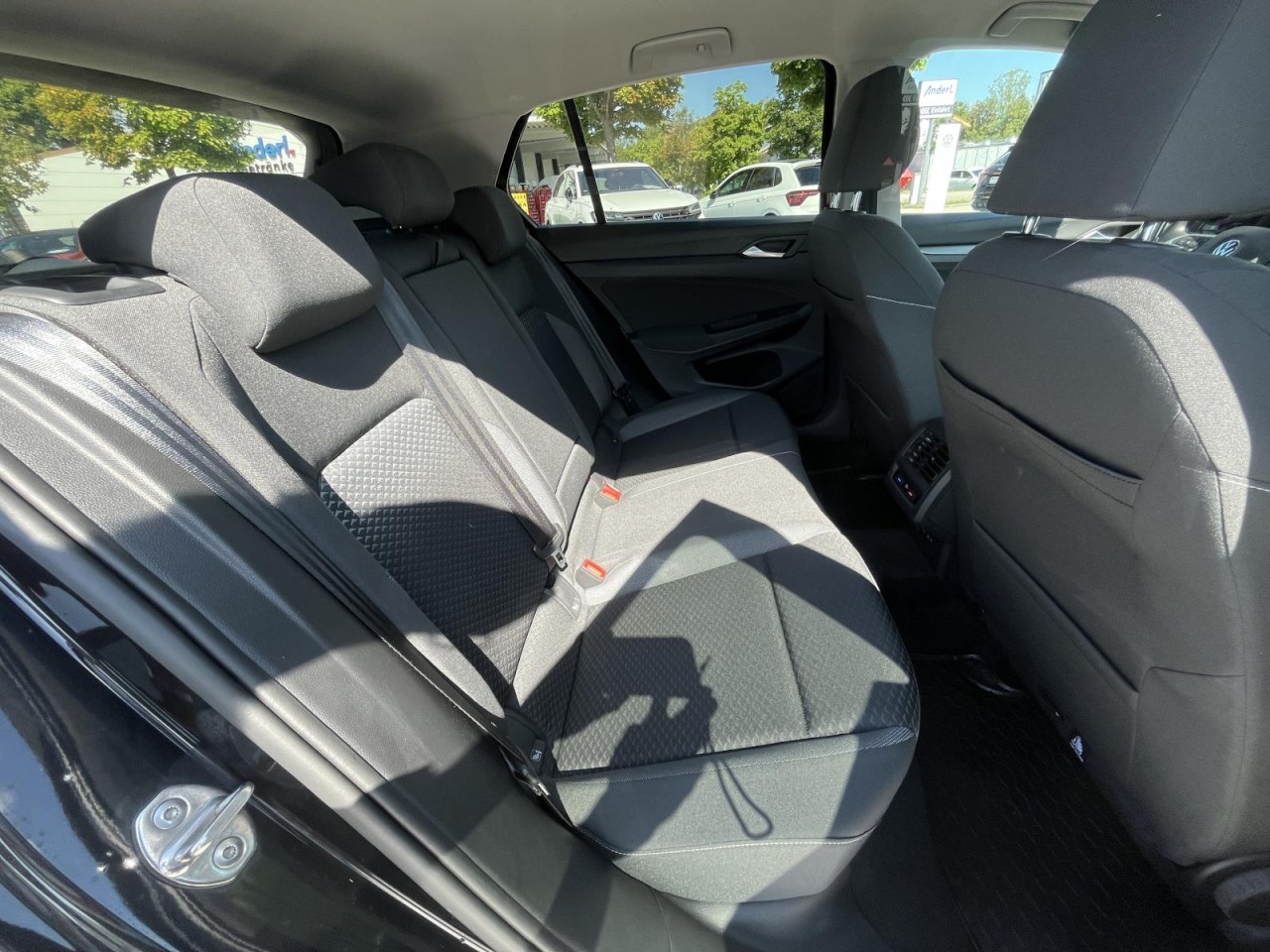 Golf VIII 1.5 eTSI Life DSG (MatrixLED+NAVI+APP+HeadUp+ACC)
