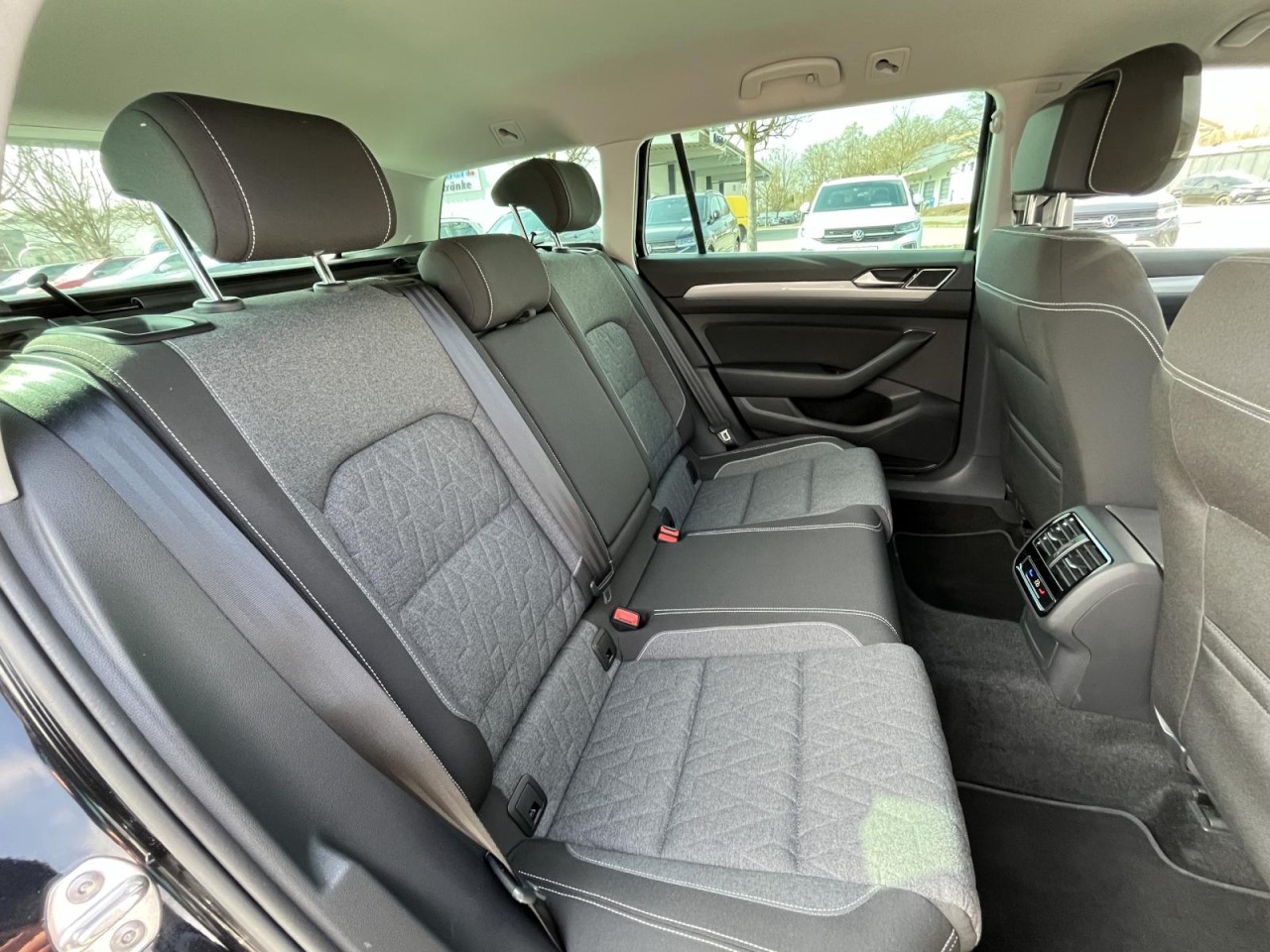 Passat Variant 2.0 TDI Business DSG (LED+APP+NAVI+RearView+ACC)