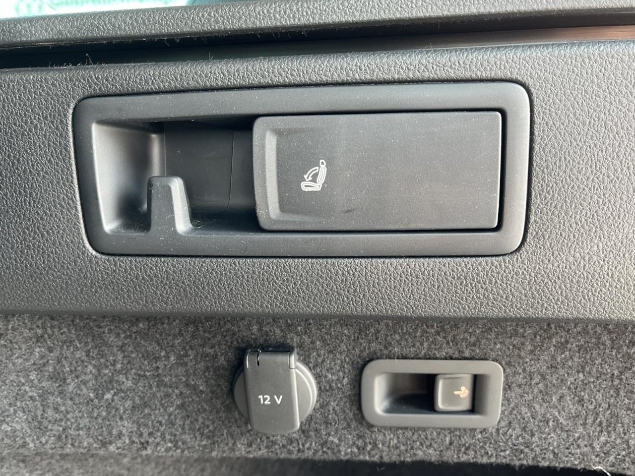 Passat Variant 2.0 TDI Business DSG (LED+APP+NAVI+RearView+ACC)