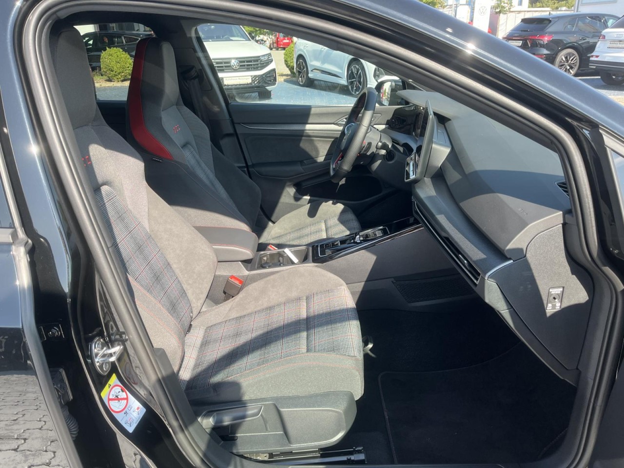 Golf VIII GTI 2.0 TSI DSG (IQ.Light+Head-up+DCC)