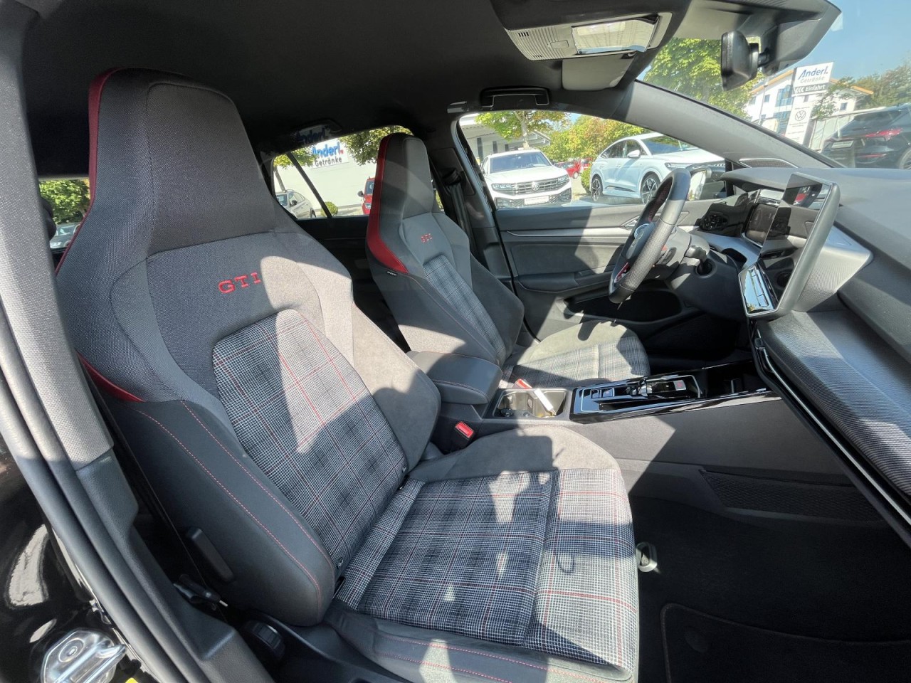 Golf VIII GTI 2.0 TSI DSG (IQ.Light+Head-up+DCC)