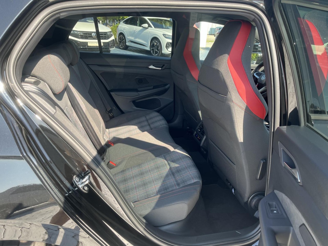 Golf VIII GTI 2.0 TSI DSG (IQ.Light+Head-up+DCC)