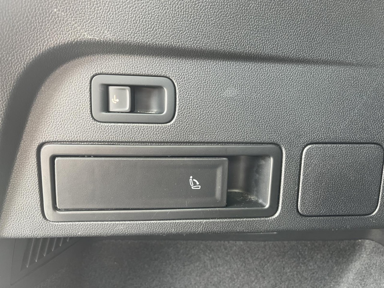 Tiguan Allspace 2.0 TSI R-Line 4Motion (IQLight+Pano+AHK+R-Kamera)