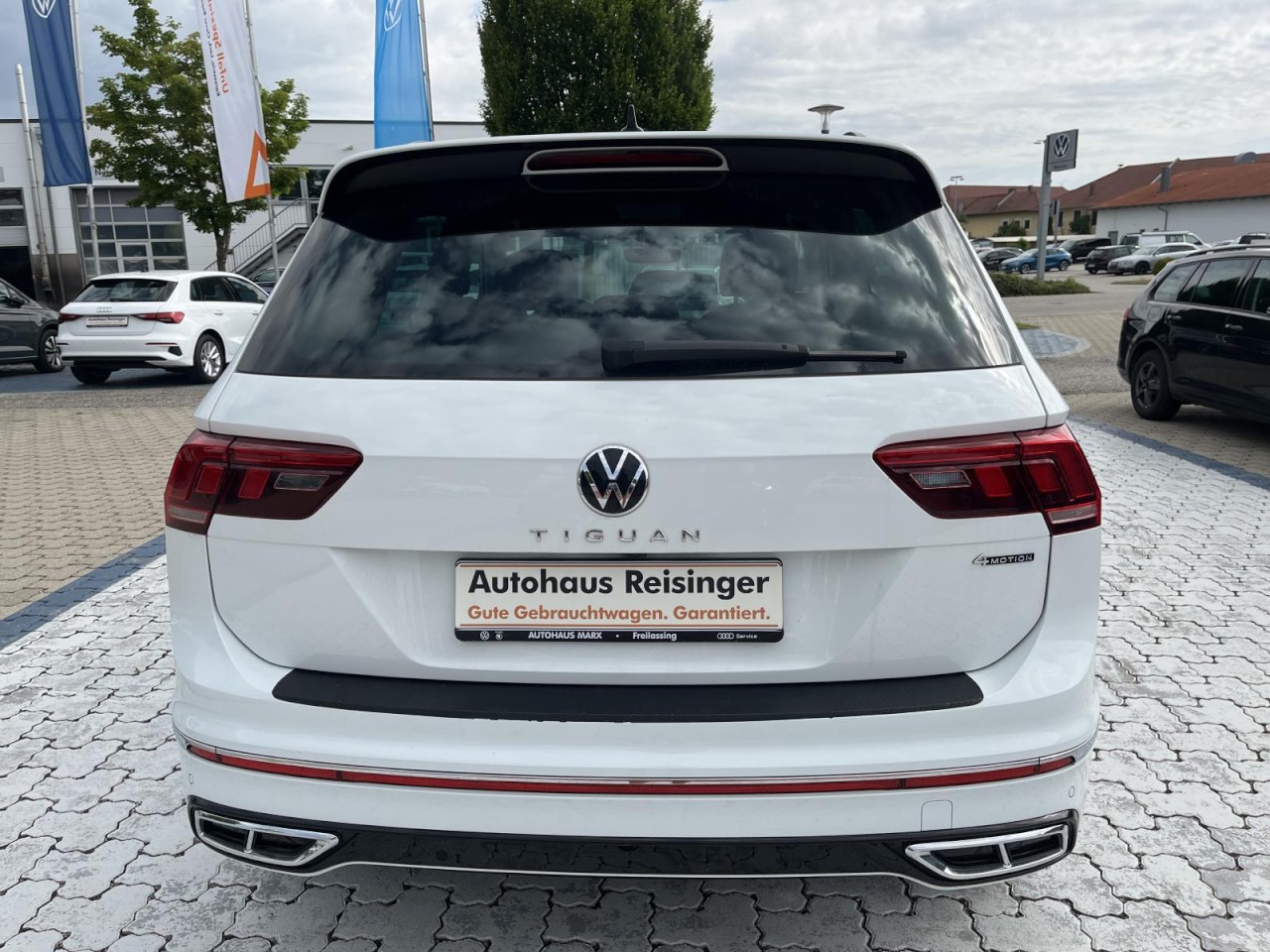 Tiguan 2,0 TSI DSG 4Motion R-Line (AHK+Navi+Rear-Cam)
