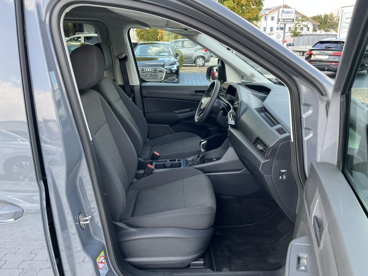 Caddy Maxi Life 2.0 TDI (7-Sitzer,RearView,PDC,Cockpit Pro)