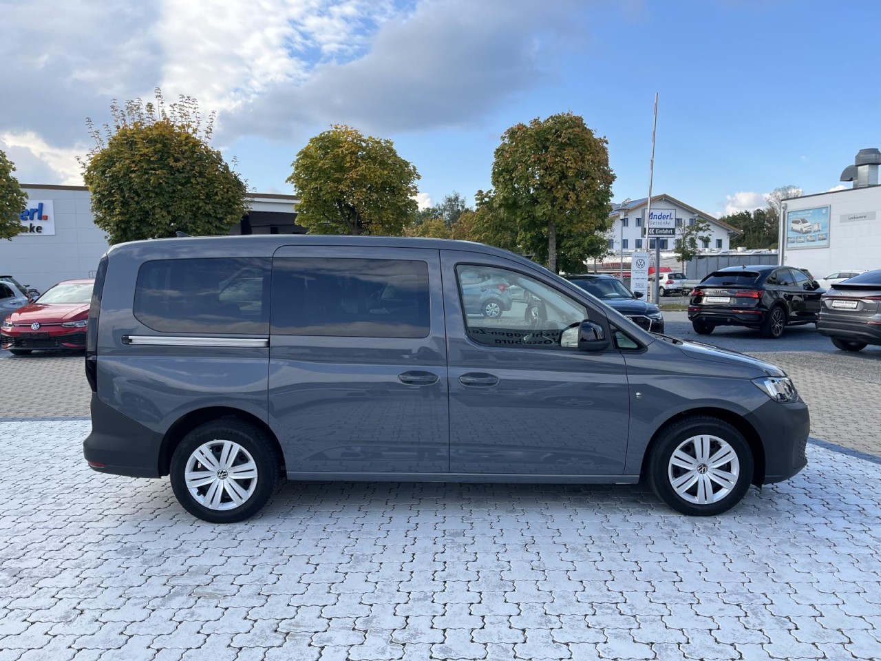 Caddy Maxi Life 2.0 TDI (7-Sitzer,RearView,PDC,Cockpit Pro)