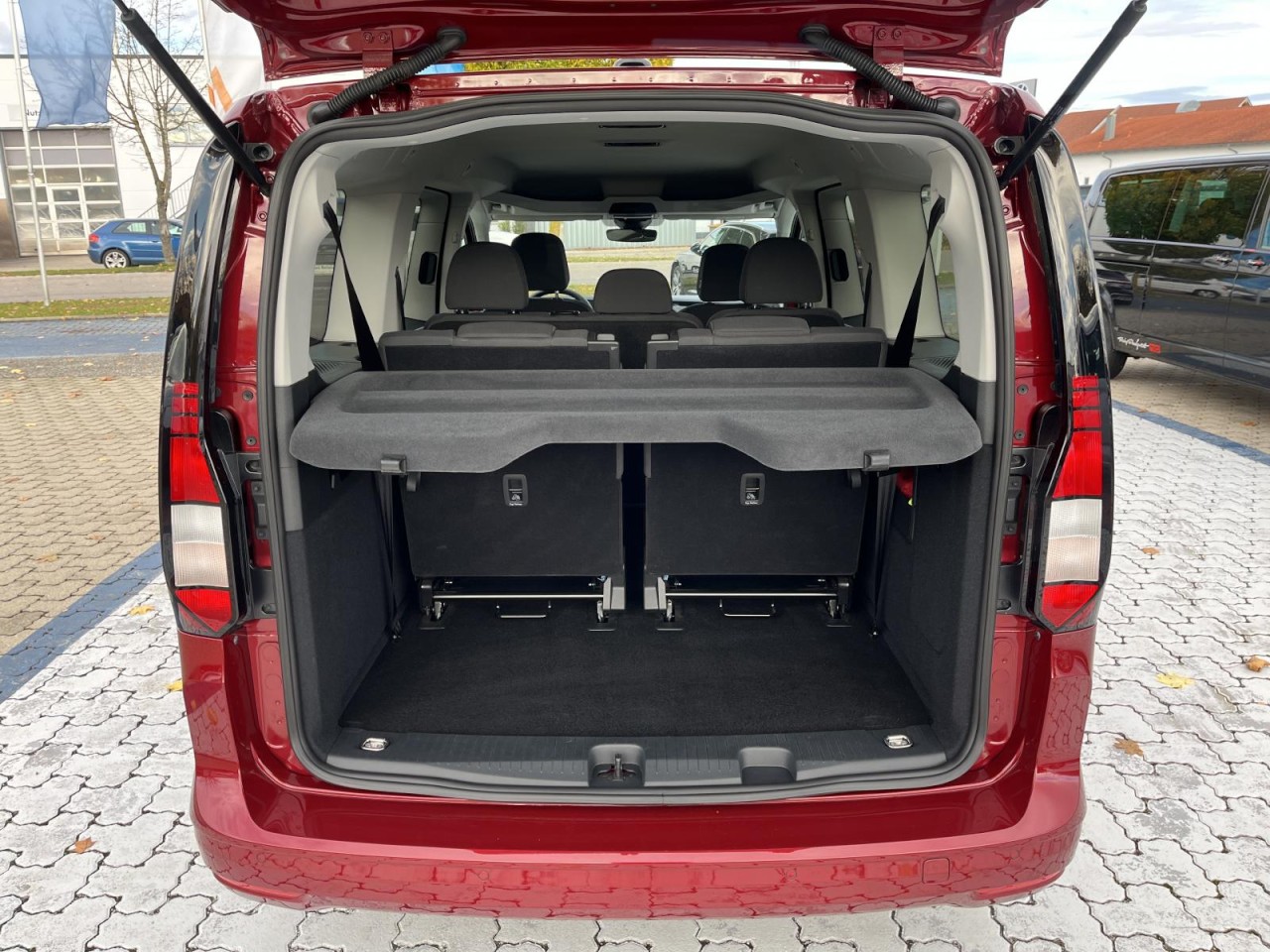 Caddy Maxi Life Kombi 1,5 TSI (RearView,Sitzh.,Lane-FrontAssist)