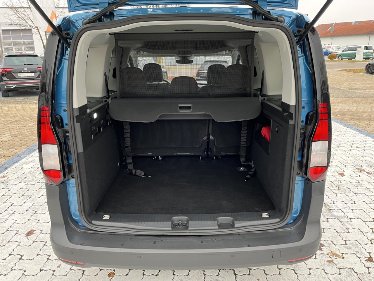 Caddy 2.0 TDI DSG Kombi (APP,NAV,LED,RearView)