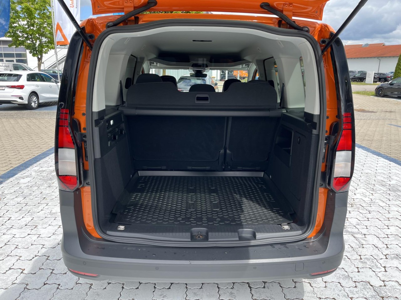 Caddy 2.0 TDI (Navi+R-Kamera) Klima