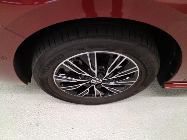 Multivan T7 2.0 TDI Life DSG (AHK+IQ-Light+Pano+STH+ACC)